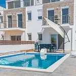 Modern, Cheerful & Dream Catching In Corinth * Istmia
