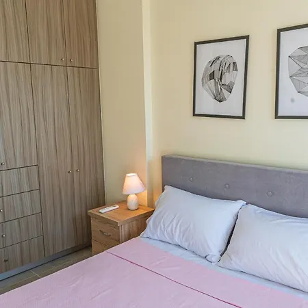 别墅 Modern, Cheerful & Dream Catching In Corinth *