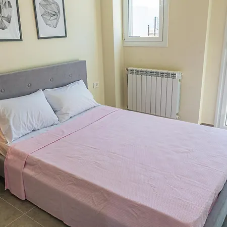 Modern, Cheerful & Dream Catching In Corinth Вилла