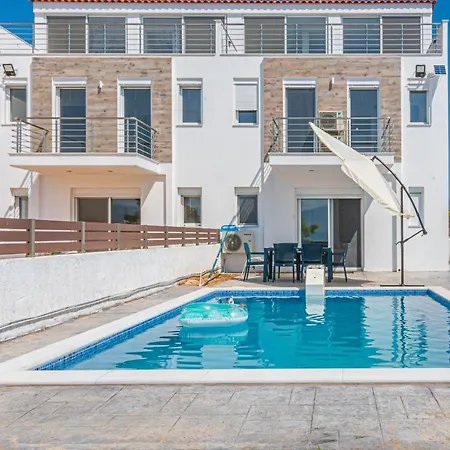 Modern, Cheerful & Dream Catching In Corinth Villa