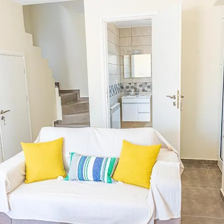 Modern, Cheerful & Dream Catching In Corinth Ίσθμια