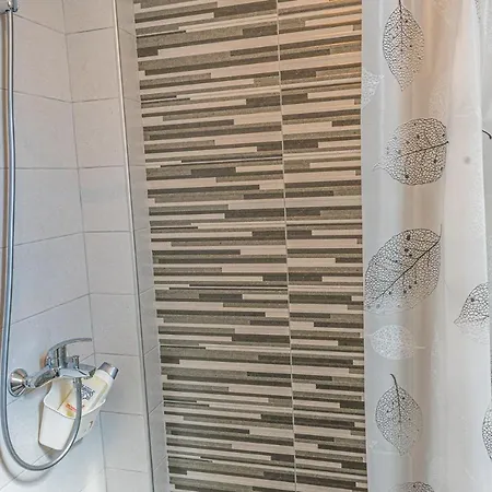 Modern, Cheerful & Dream Catching In Corinth Villa *