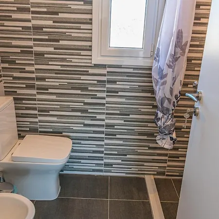 Modern, Cheerful & Dream Catching In Corinth Villa Isthmia