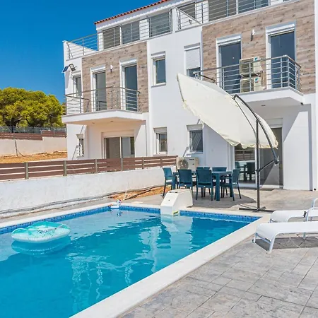 Βίλα Modern, Cheerful & Dream Catching In Corinth *