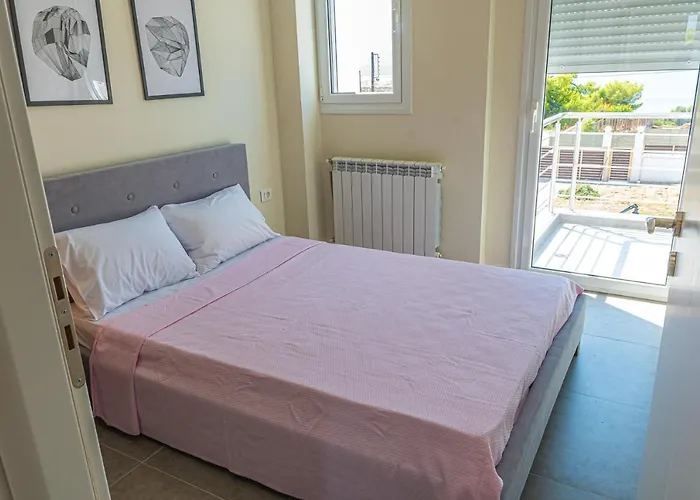 فيلة Modern, Cheerful & Dream Catching In Corinth إسثْمِيا