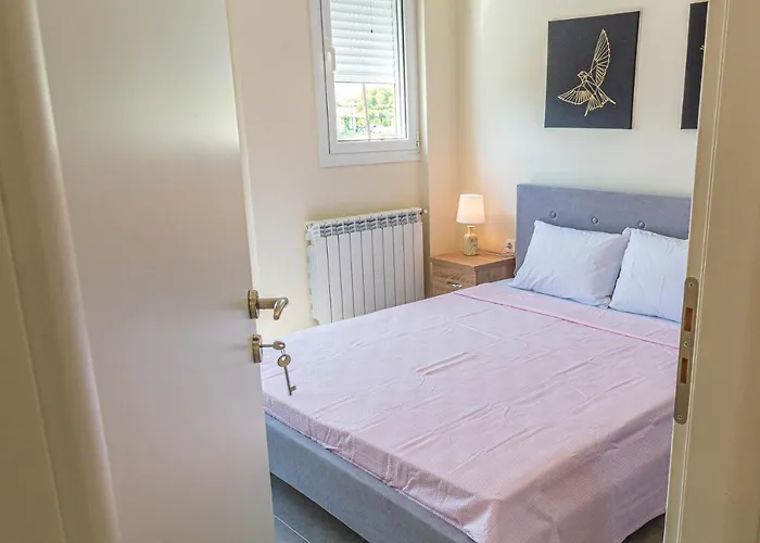 Villa Modern, Cheerful & Dream Catching In Corinth