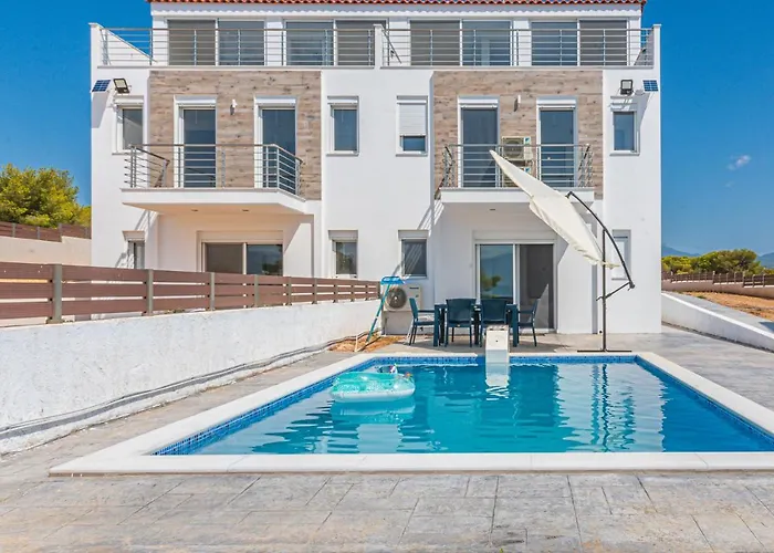 Modern, Cheerful & Dream Catching In Corinth Вилла