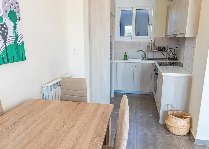 Villa Modern, Cheerful & Dream Catching In Corinth *