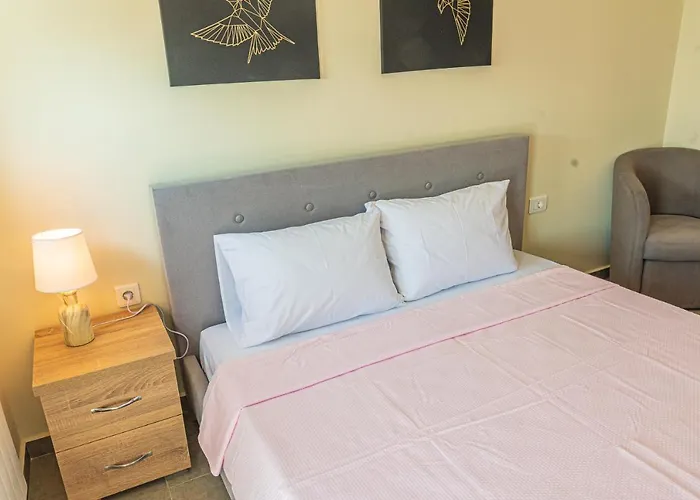 Modern, Cheerful & Dream Catching In Corinth Вилла *