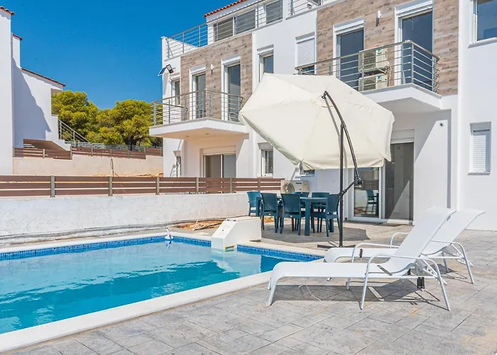 Modern, Cheerful & Dream Catching In Corinth * Истмия