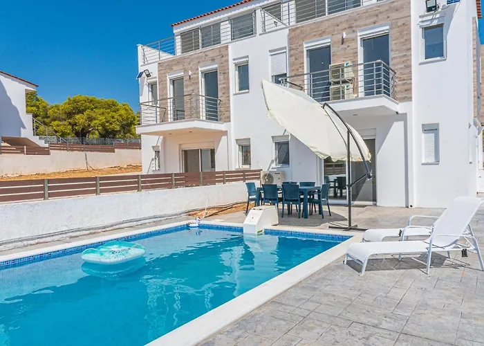 Villa Modern, Cheerful & Dream Catching In Corinth *