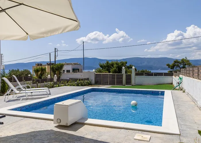 Modern, Cheerful & Dream Catching In Corinth